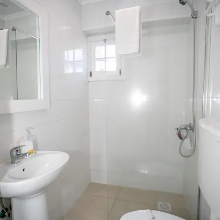 Guest house Guestready - Oceanfront Lookout House 3*