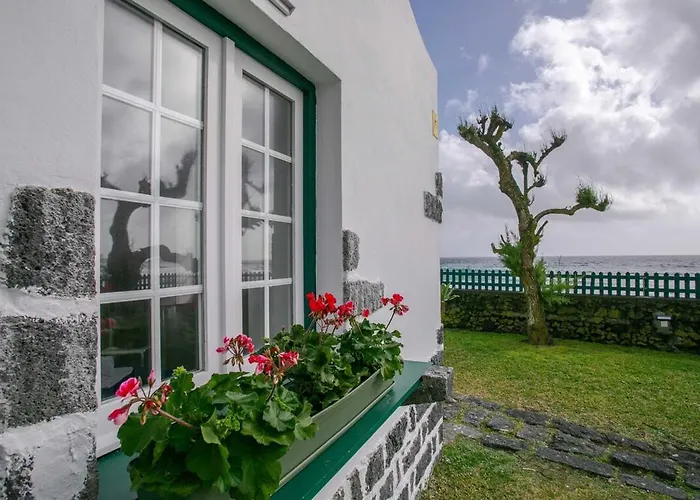 Guestready - Oceanfront Lookout House Gasthuis Ponta Delgada